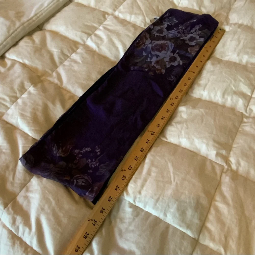 Bloomingdale’s Silk Blend Scarf  Purple Floral With Velvet Underside Reversible - Picture 7 of 10